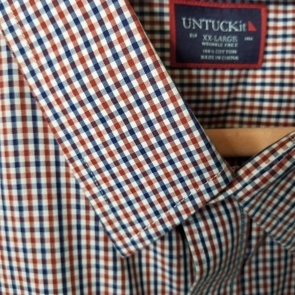Untuckit red blue wrinkle free plaid shirt - Picture 6 of 9